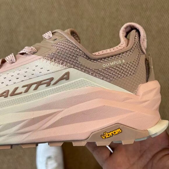 Altra Mont Blanc Carbon Review - NorthernRunner.com Blog Altra Mont Blanc Carbon Unisex Sneakers In White and Pink